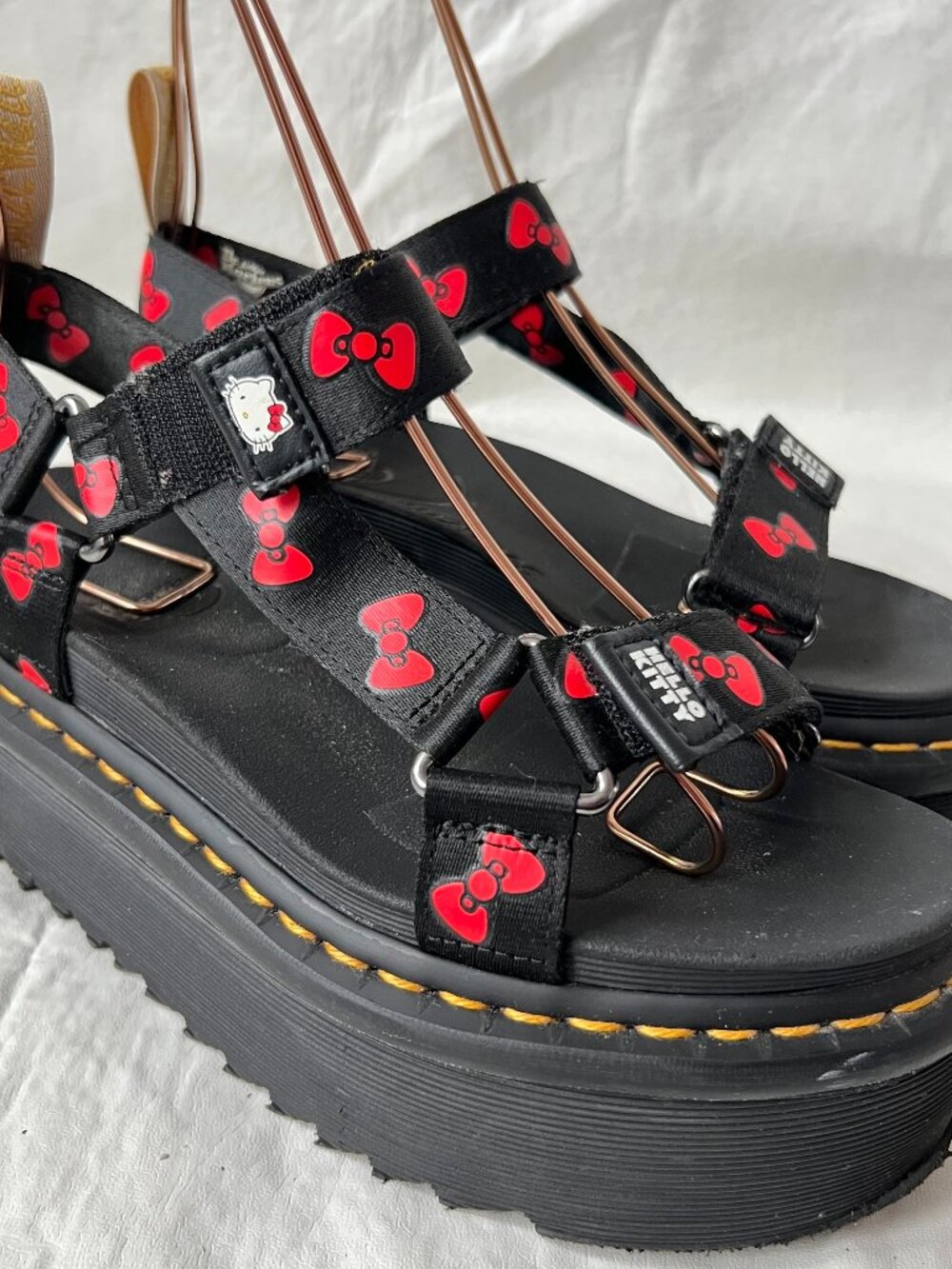 Dr Martens sandals Vegan Hello Kitty Platform black red bows womens 6 docs